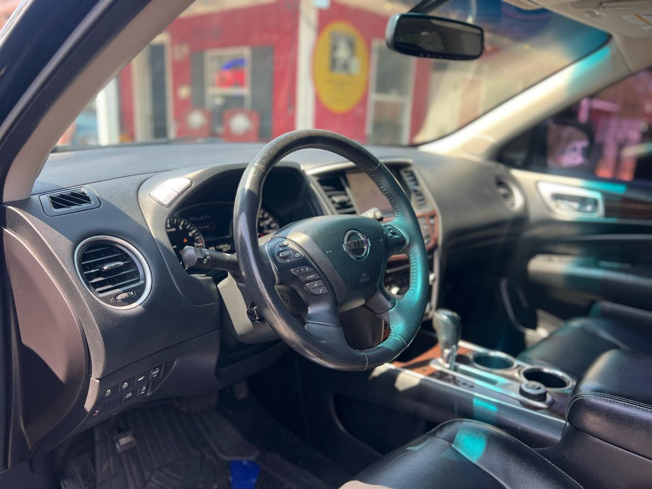 Nissan Pathfinder 4WD 4dr Platinum 2015