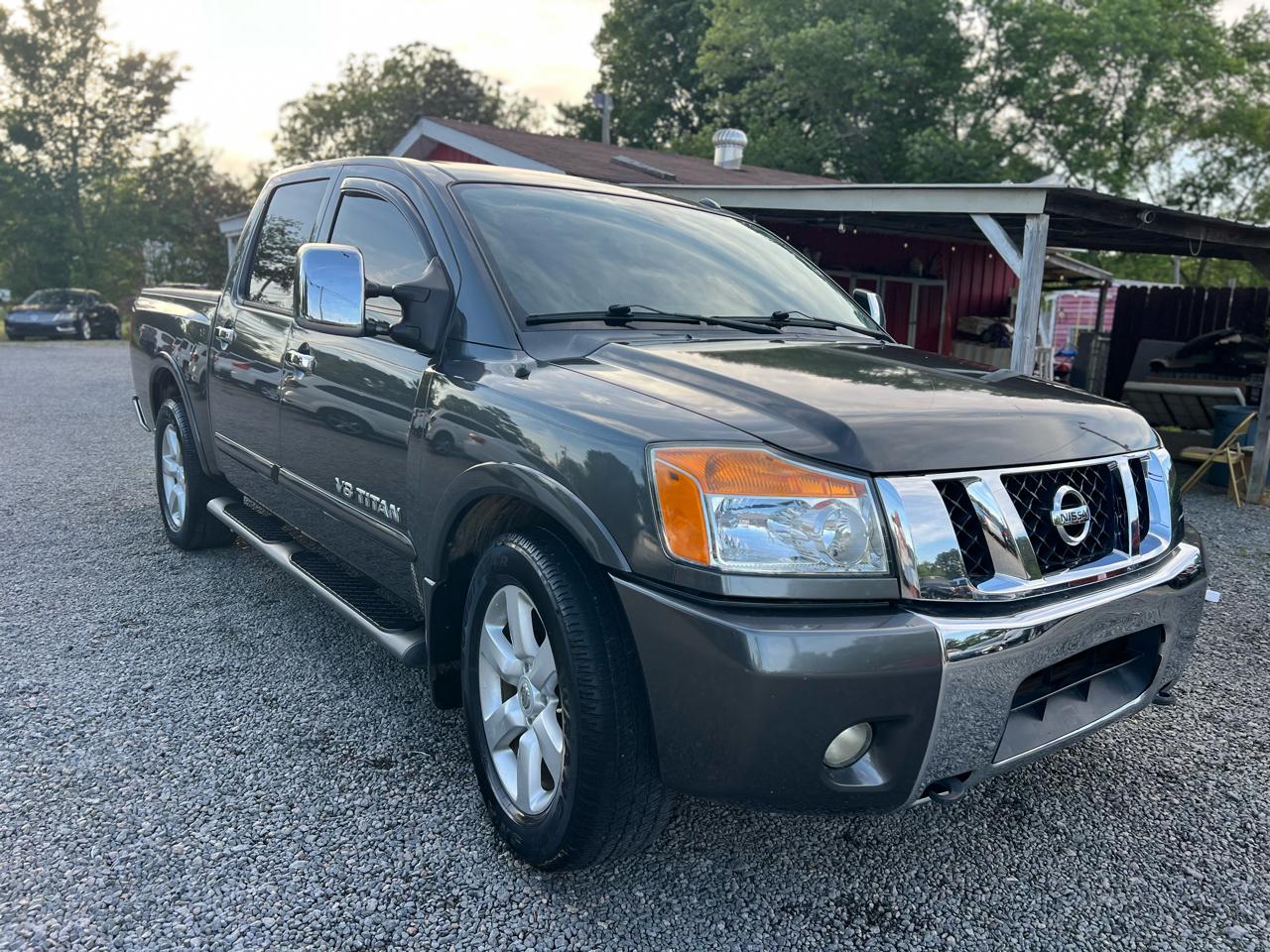 Nissan Titan 2WD Crew Cab SWB SL 2011
