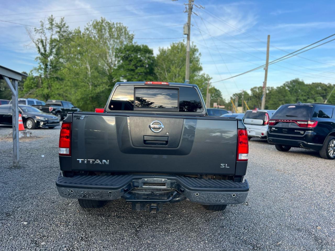 Nissan Titan 2WD Crew Cab SWB SL 2011