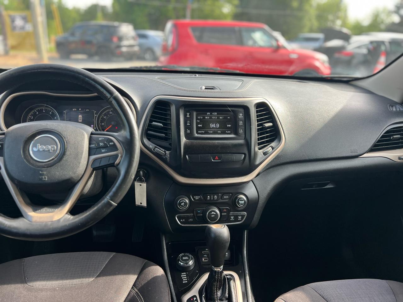 Jeep Cherokee 4WD 4dr Latitude 2015