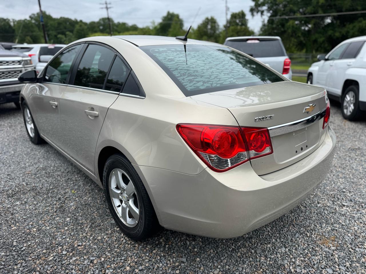 Chevrolet Cruze 4dr Sdn LT w/1LT 2011