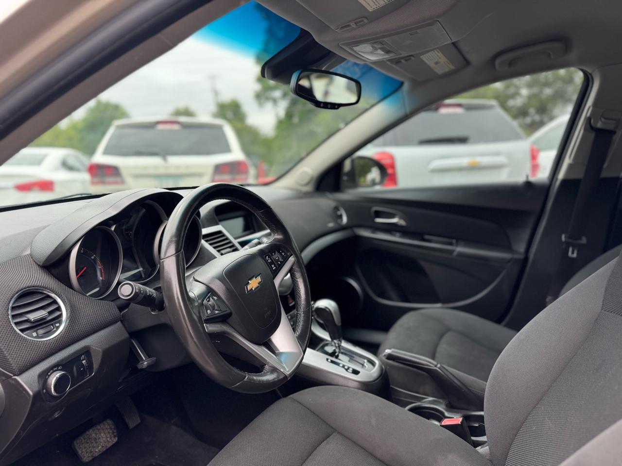 Chevrolet Cruze 4dr Sdn LT w/1LT 2011