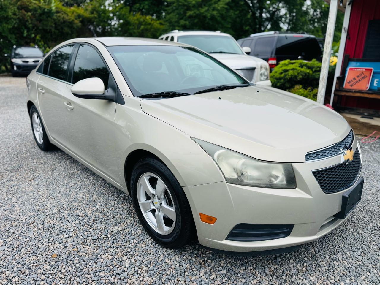 Chevrolet Cruze 4dr Sdn LT w/1LT 2011