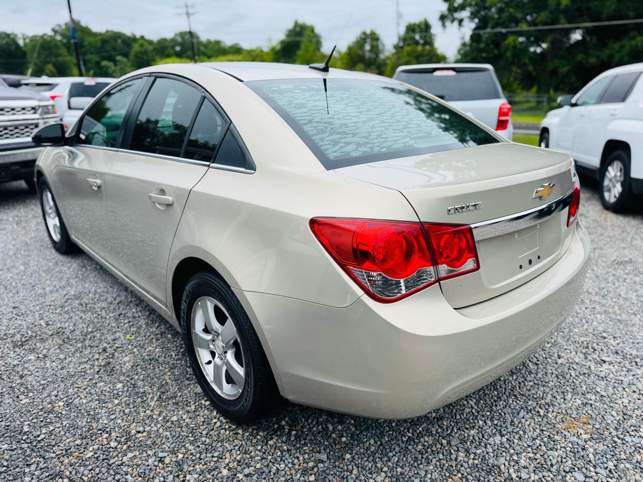 Chevrolet Cruze 4dr Sdn LT w/1LT 2011