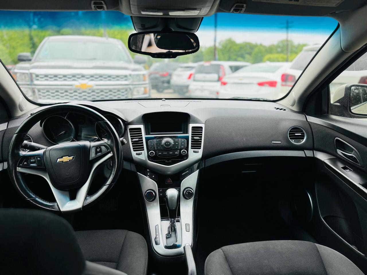 Chevrolet Cruze 4dr Sdn LT w/1LT 2011