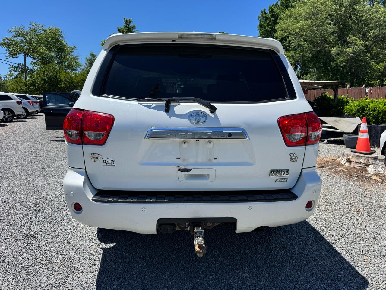 Toyota Sequoia 4WD LV8 FFV 6-Spd AT Platinum (Natl) 2011