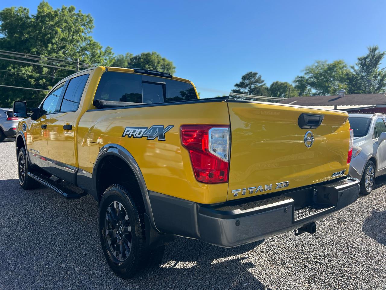 Nissan Titan XD 4WD Crew Cab Platinum Reserve Diesel 2016