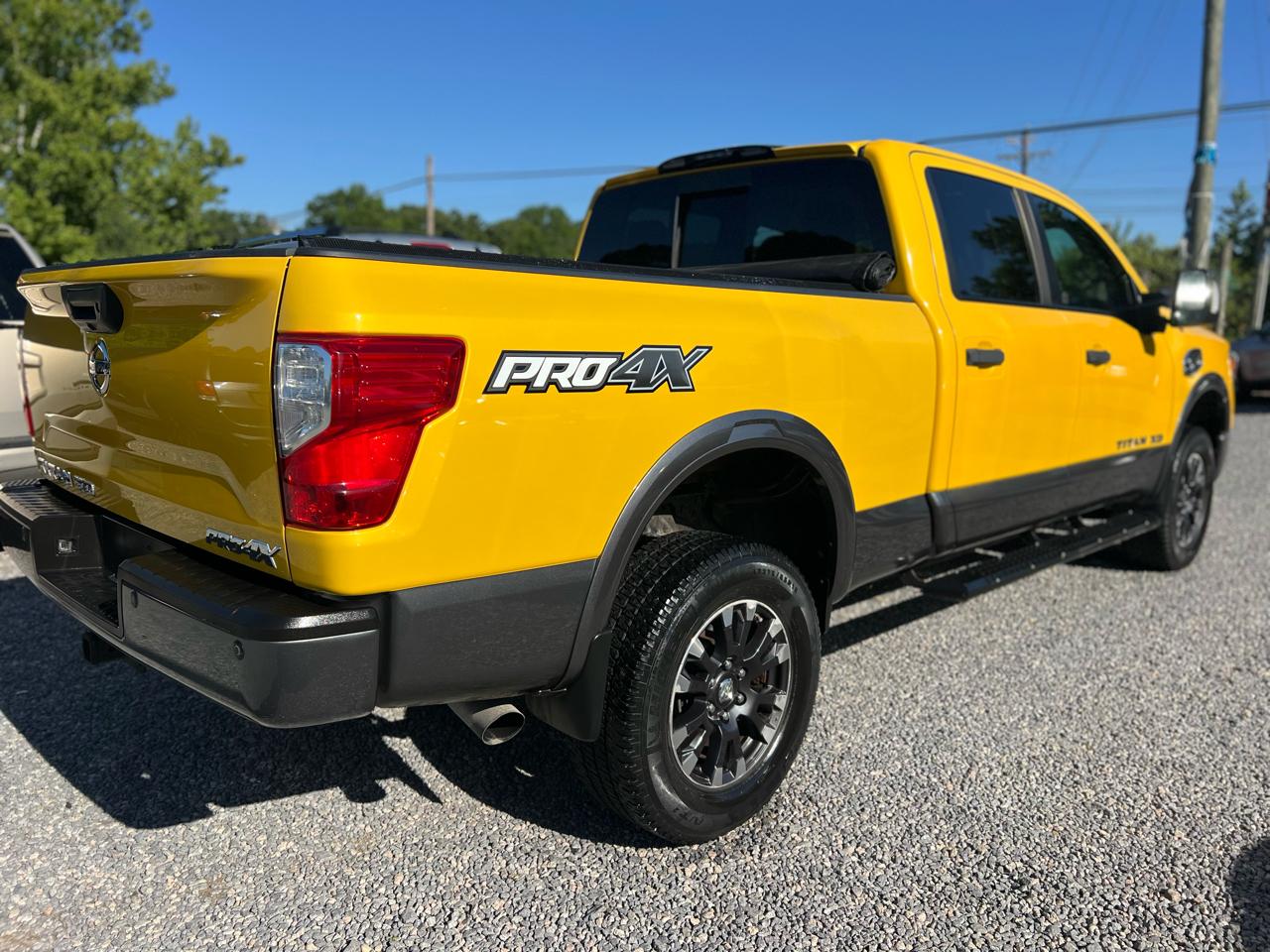 Nissan Titan XD 4WD Crew Cab Platinum Reserve Diesel 2016