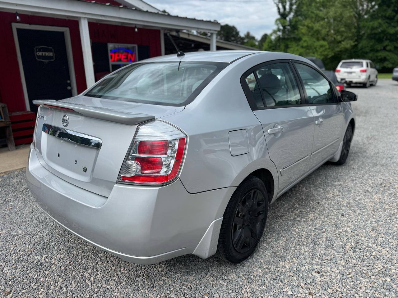 Nissan Sentra 4dr Sdn I4 CVT 2.0 S 2011