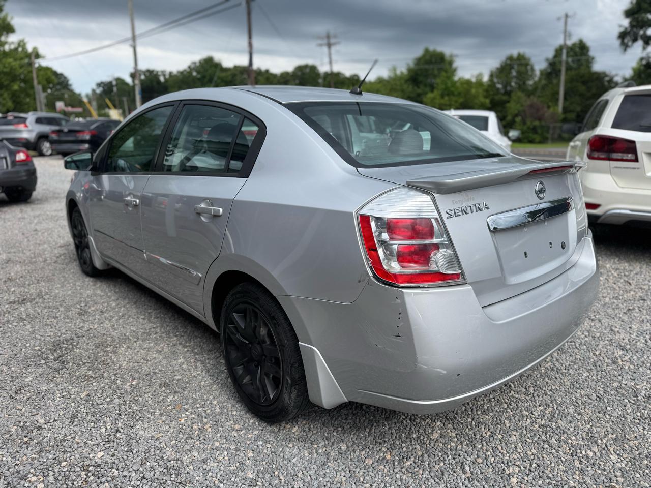 Nissan Sentra 4dr Sdn I4 CVT 2.0 S 2011