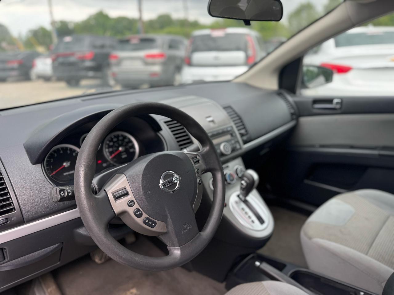 Nissan Sentra 4dr Sdn I4 CVT 2.0 S 2011