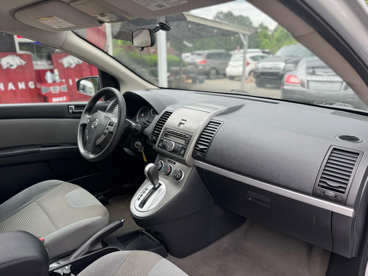 Nissan Sentra 4dr Sdn I4 CVT 2.0 S 2011