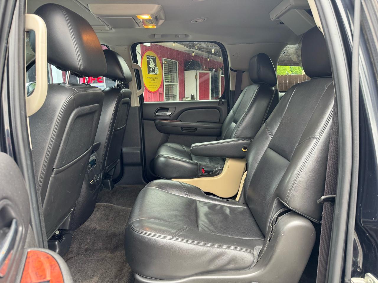 Chevrolet Suburban 4WD 4dr 1500 LTZ 2012