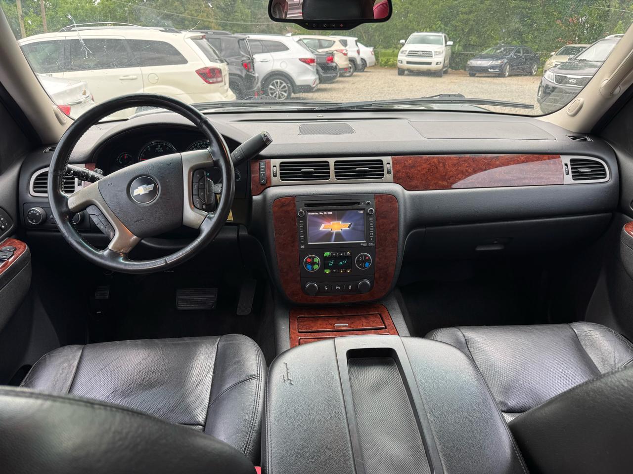 Chevrolet Suburban 4WD 4dr 1500 LTZ 2012