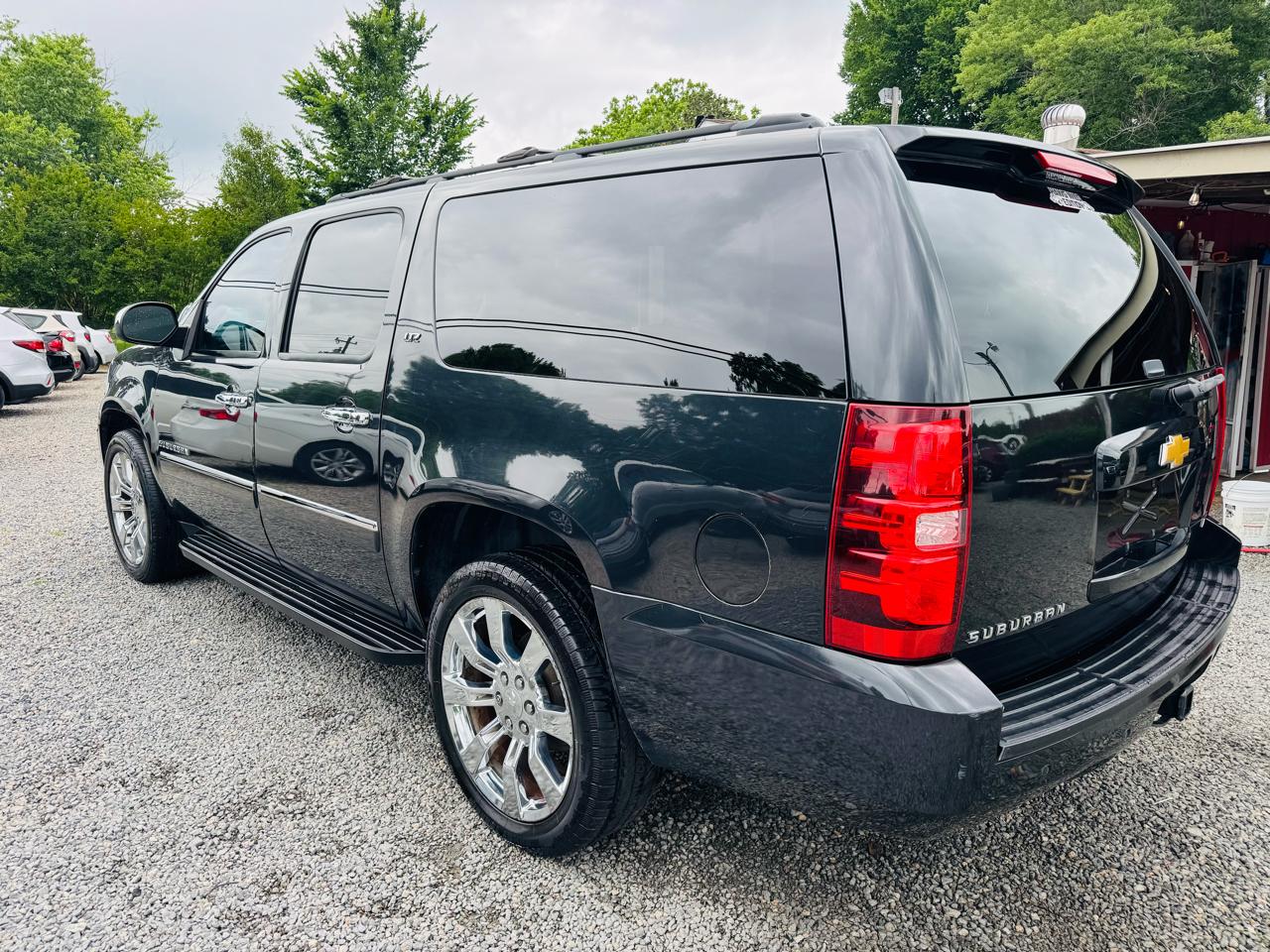Chevrolet Suburban 4WD 4dr 1500 LTZ 2012