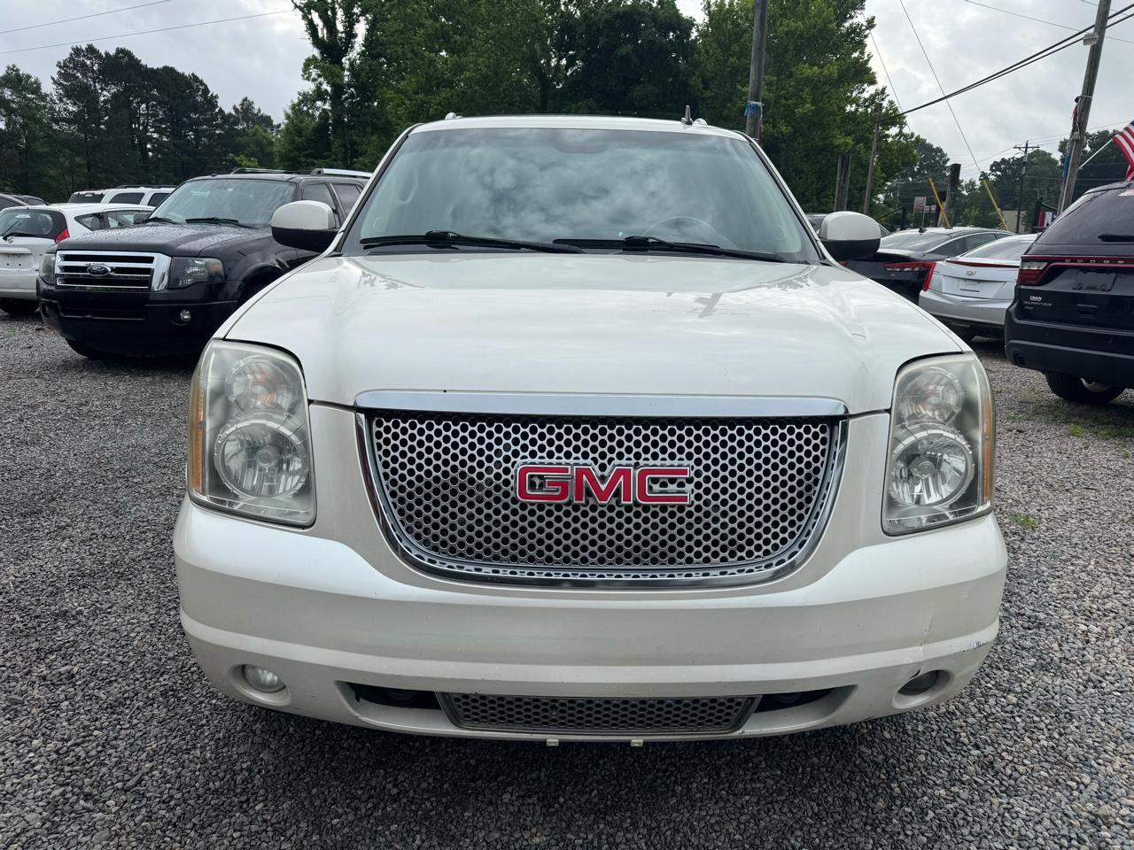 GMC Yukon XL AWD 4dr 1500 Denali 2011