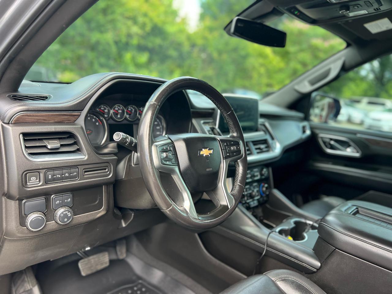 Chevrolet Suburban 2WD 4dr LT 2021