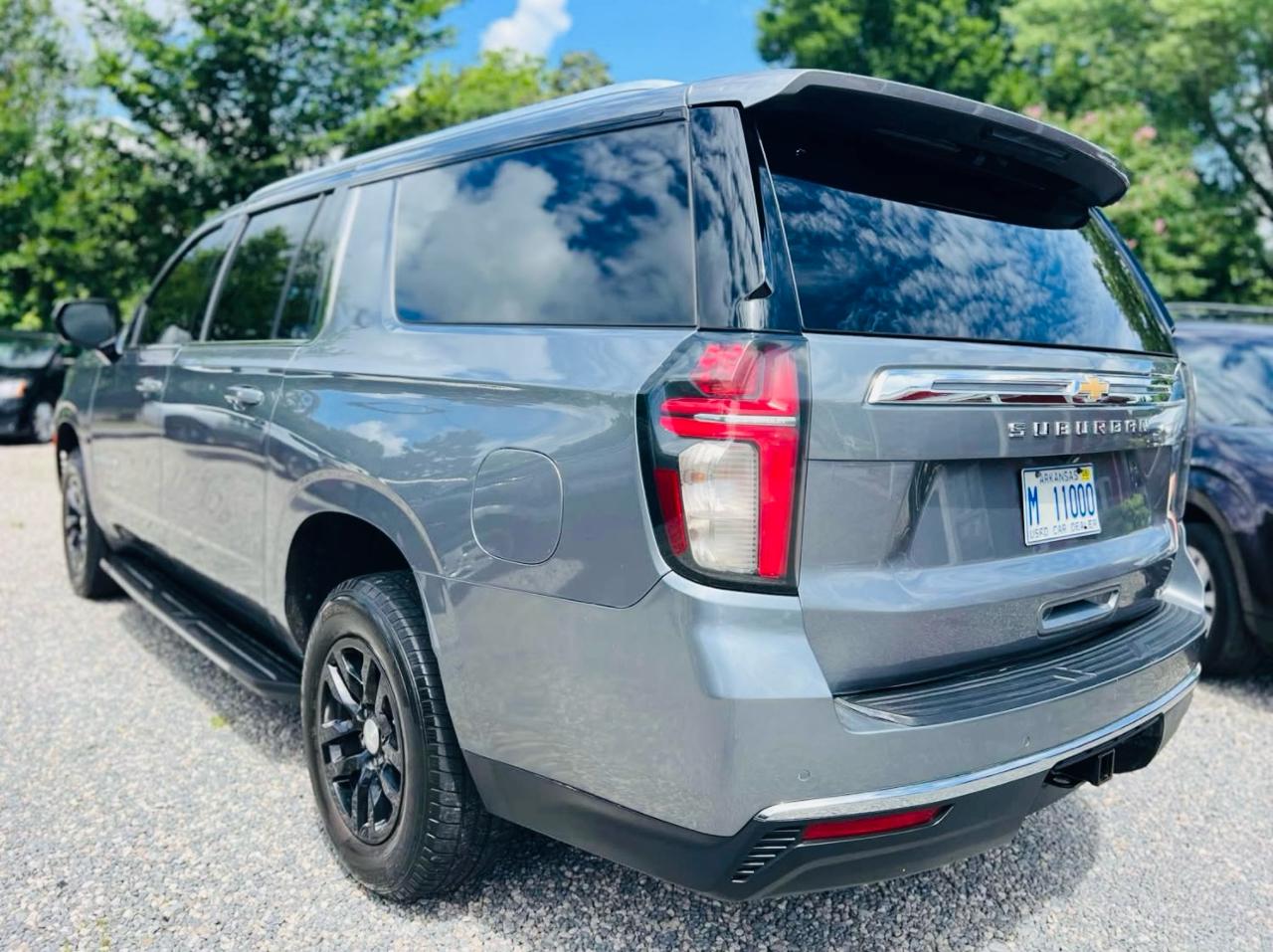 Chevrolet Suburban 2WD 4dr LT 2021