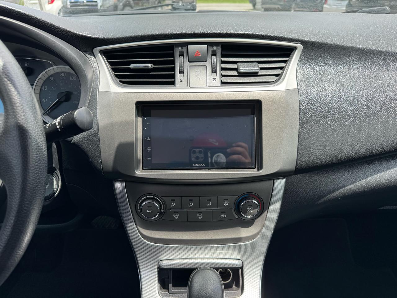 Nissan Sentra 4dr Sdn I4 CVT SR 2013