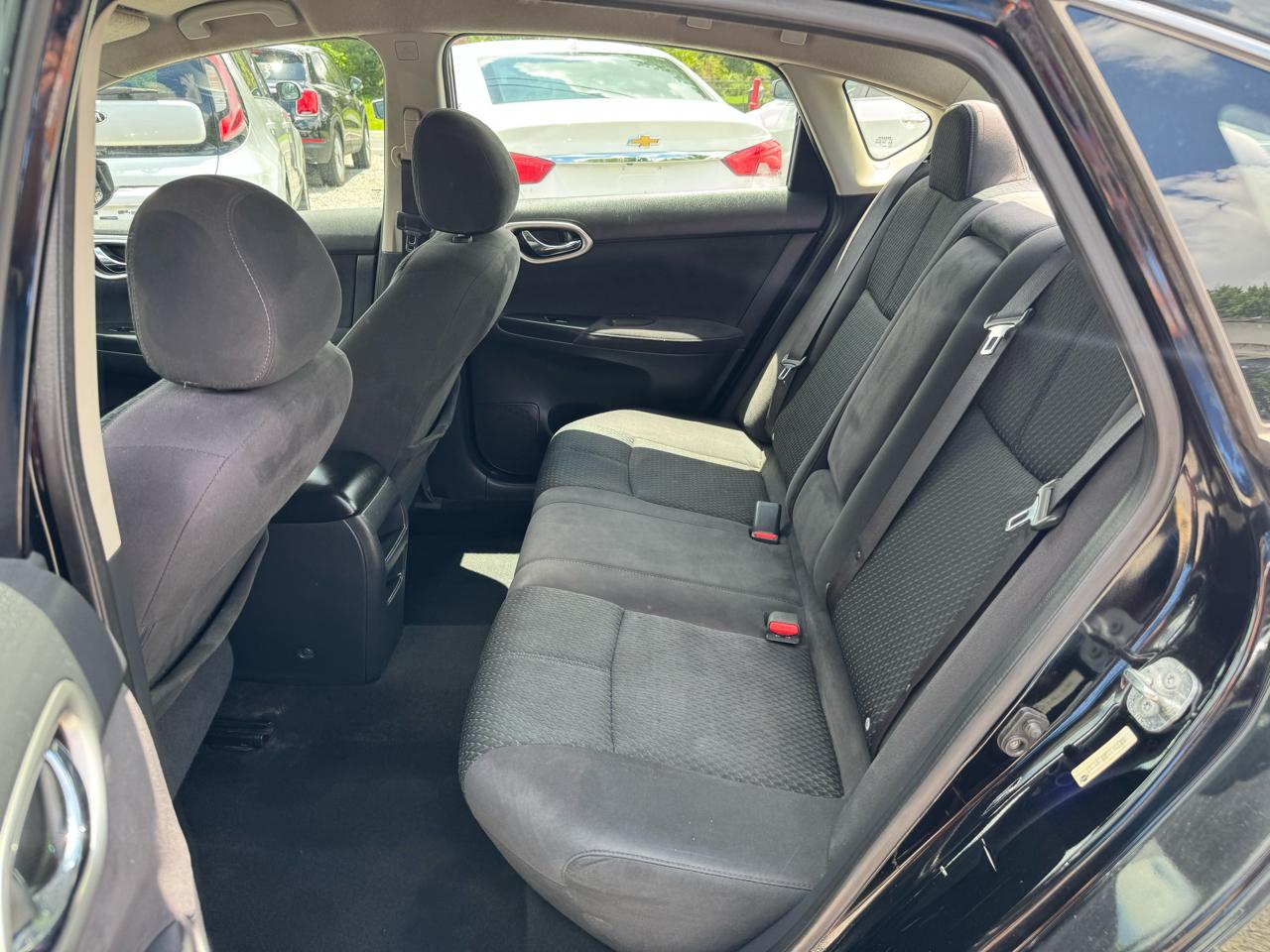Nissan Sentra 4dr Sdn I4 CVT SR 2013