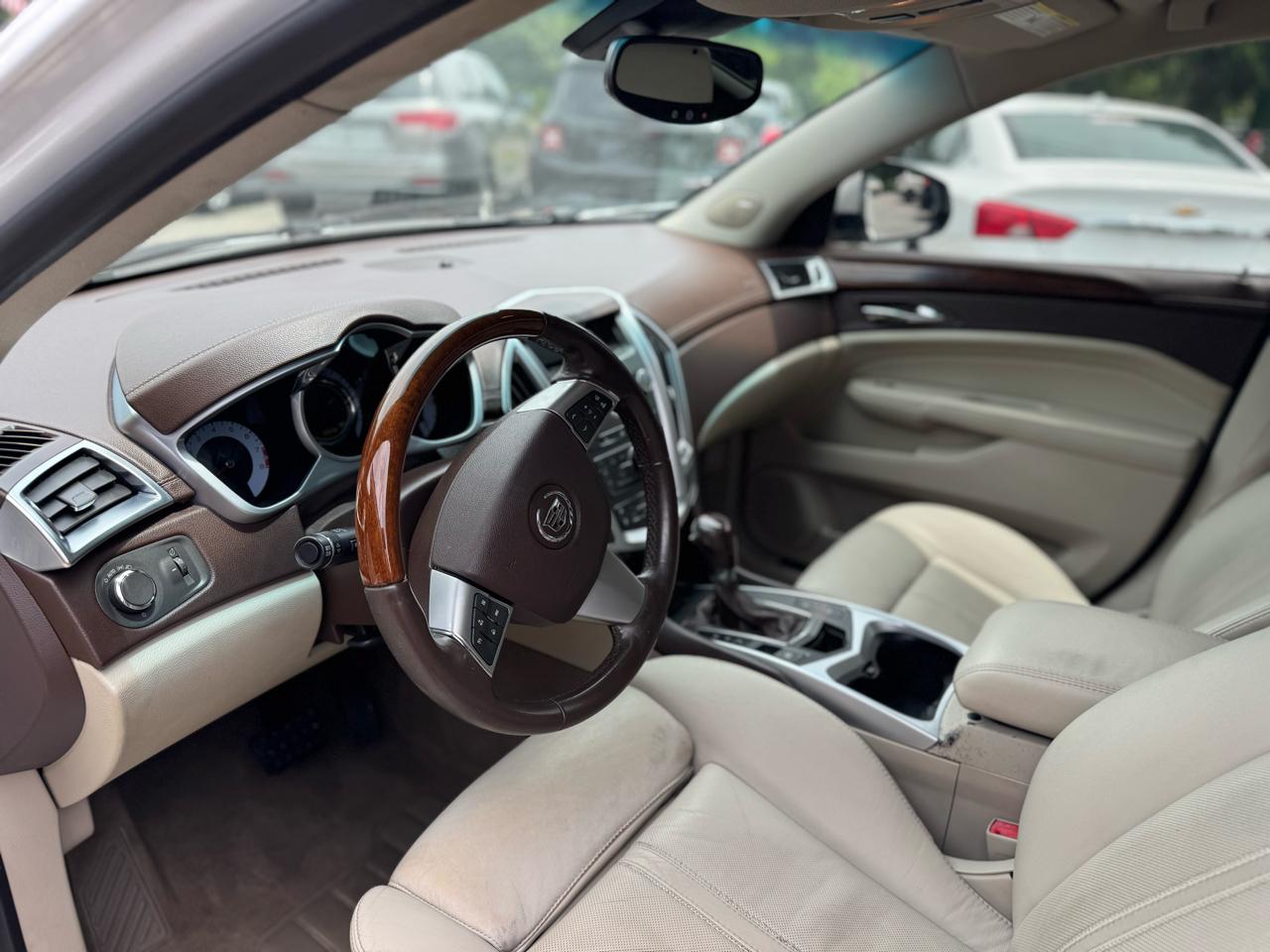 Cadillac SRX AWD 4dr Luxury Collection 2010