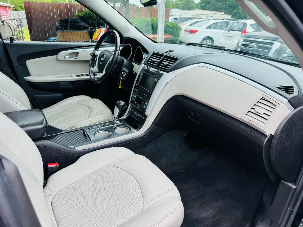 Chevrolet Traverse FWD 4dr LTZ 2012