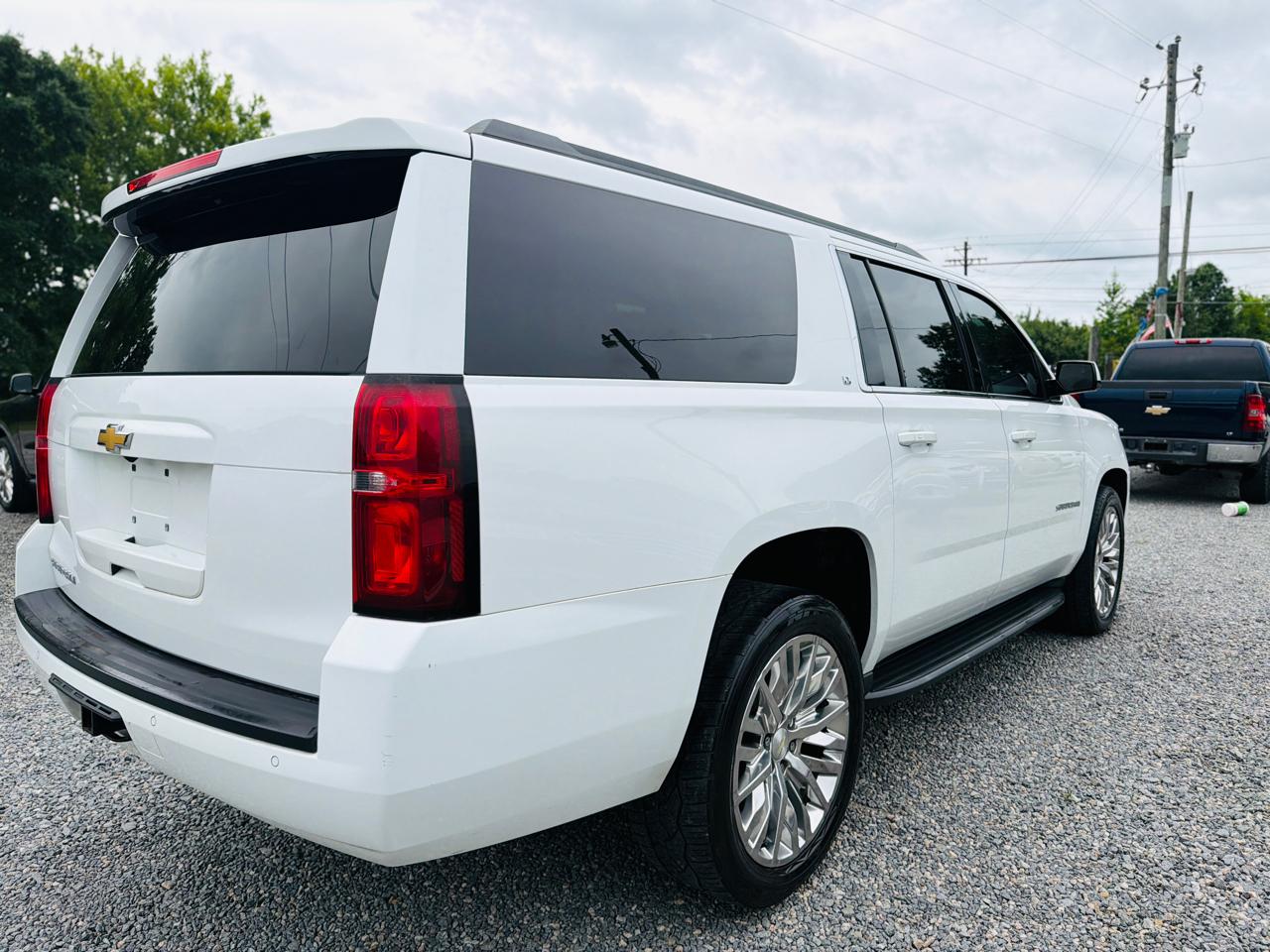 Chevrolet Suburban 2WD 4dr 1500 LT 2016