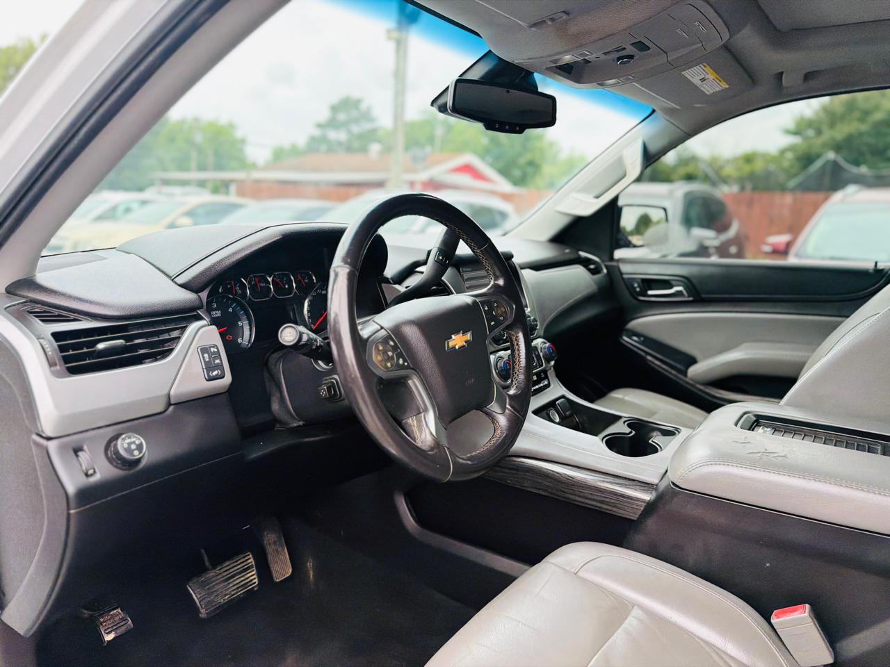 Chevrolet Suburban 2WD 4dr 1500 LT 2016