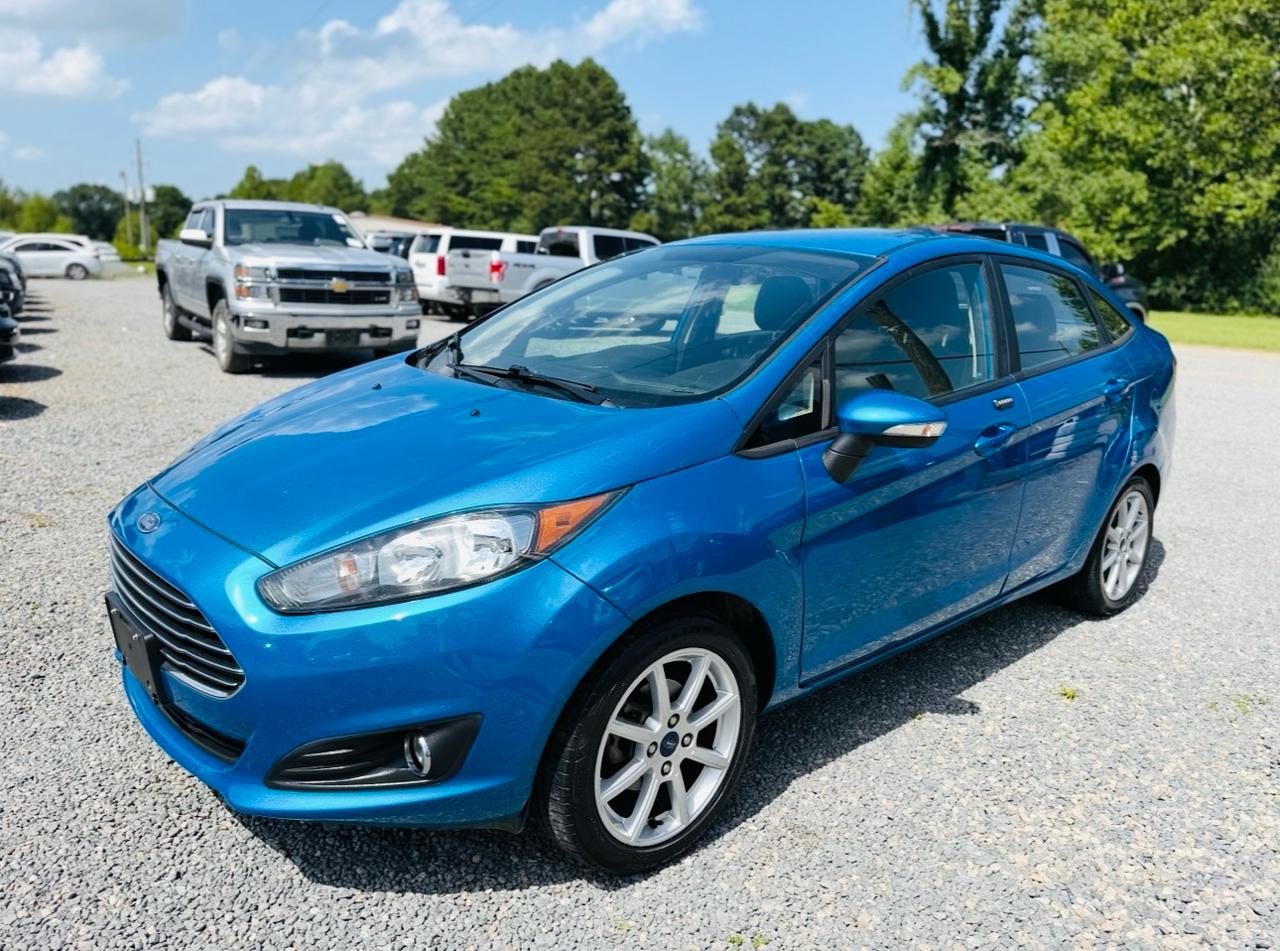 Ford Fiesta 4dr Sdn SE 2015
