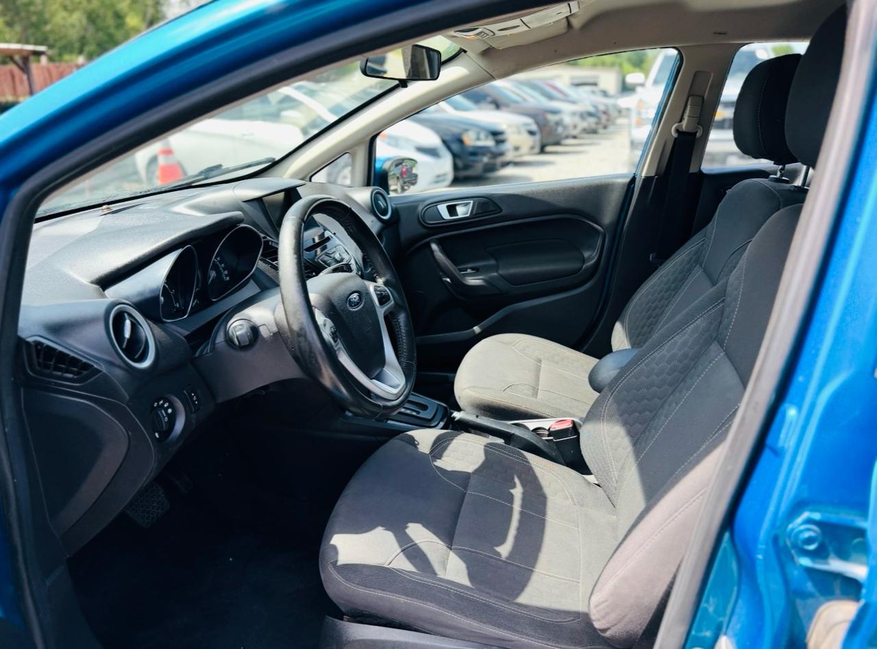 Ford Fiesta 4dr Sdn SE 2015