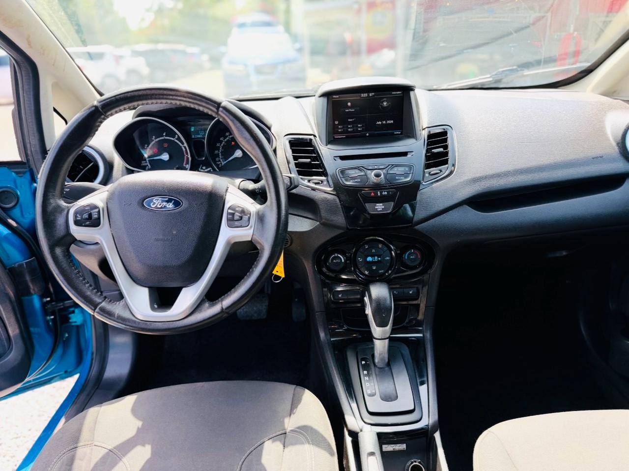 Ford Fiesta 4dr Sdn SE 2015