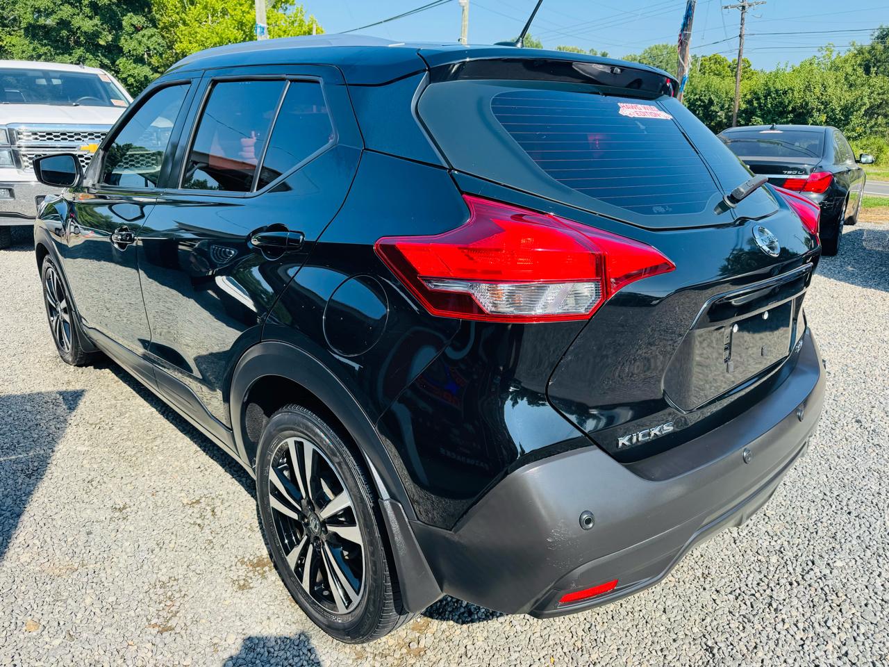 Nissan Kicks SV FWD 2020