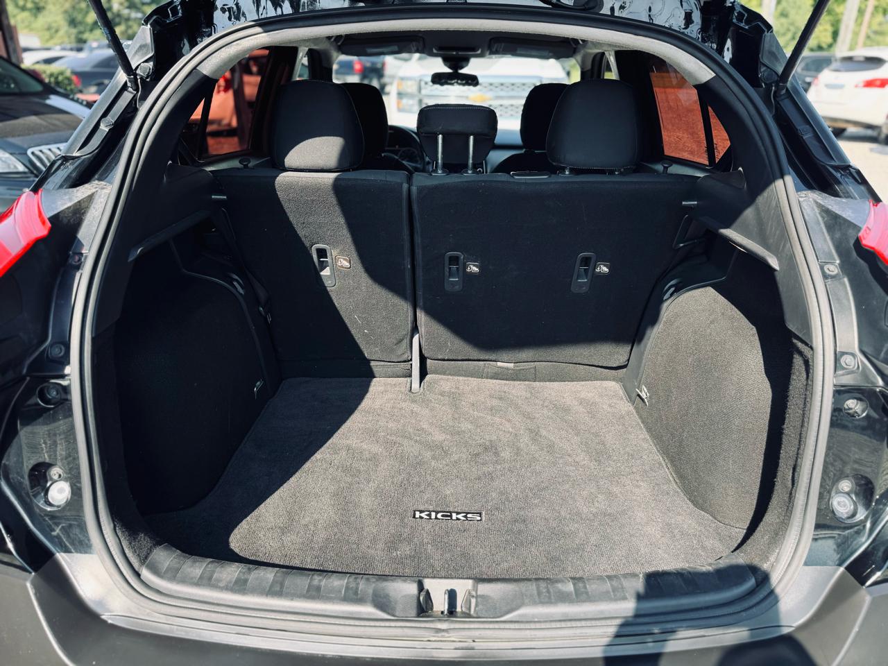 Nissan Kicks SV FWD 2020