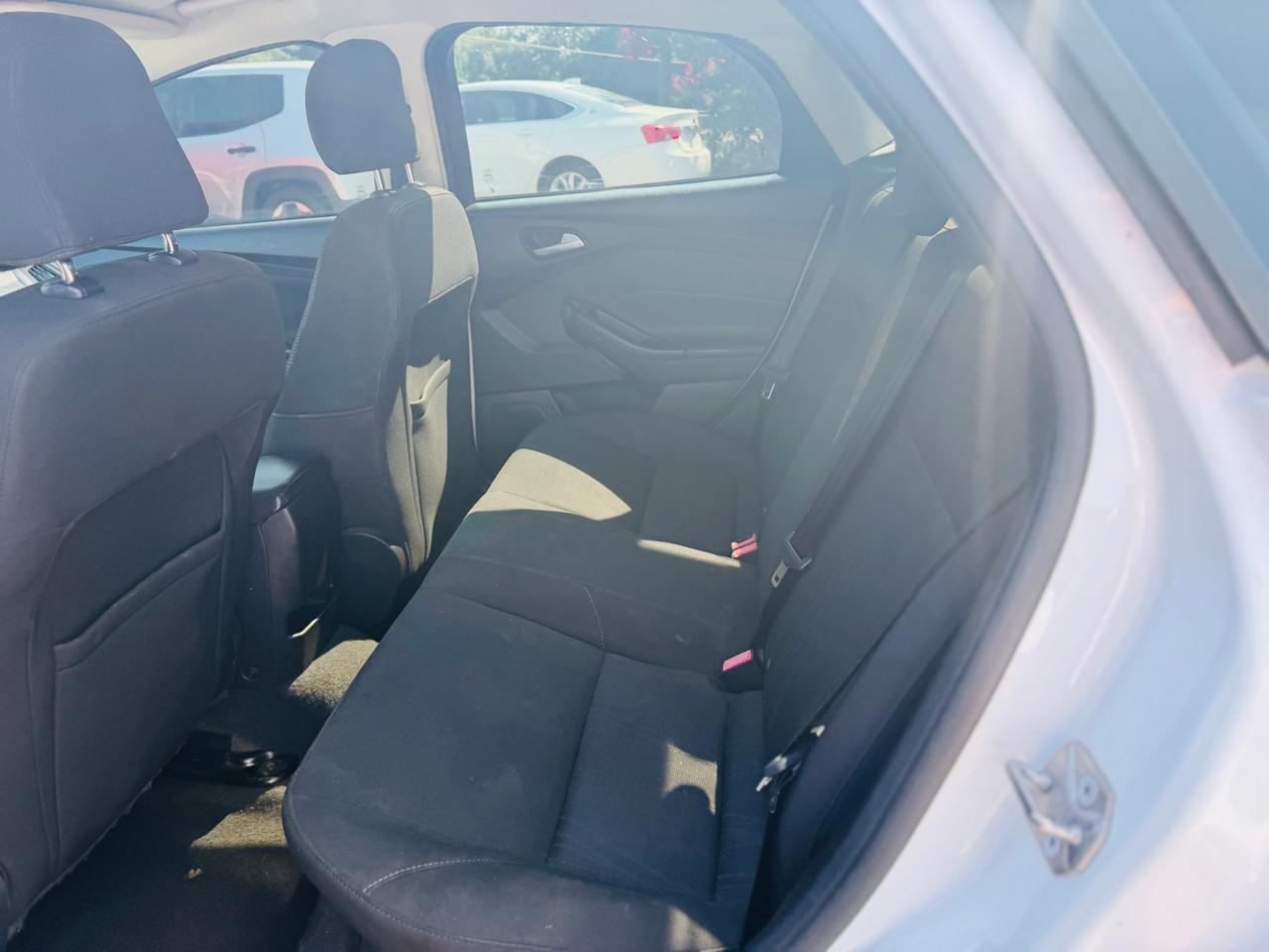 Ford Focus SE Sedan 2017