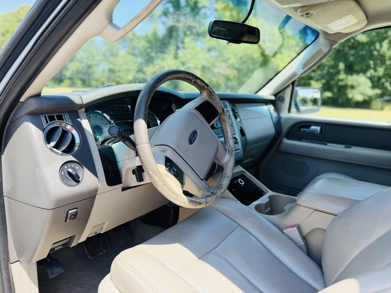 Ford Expedition 4WD 4dr XL 2014