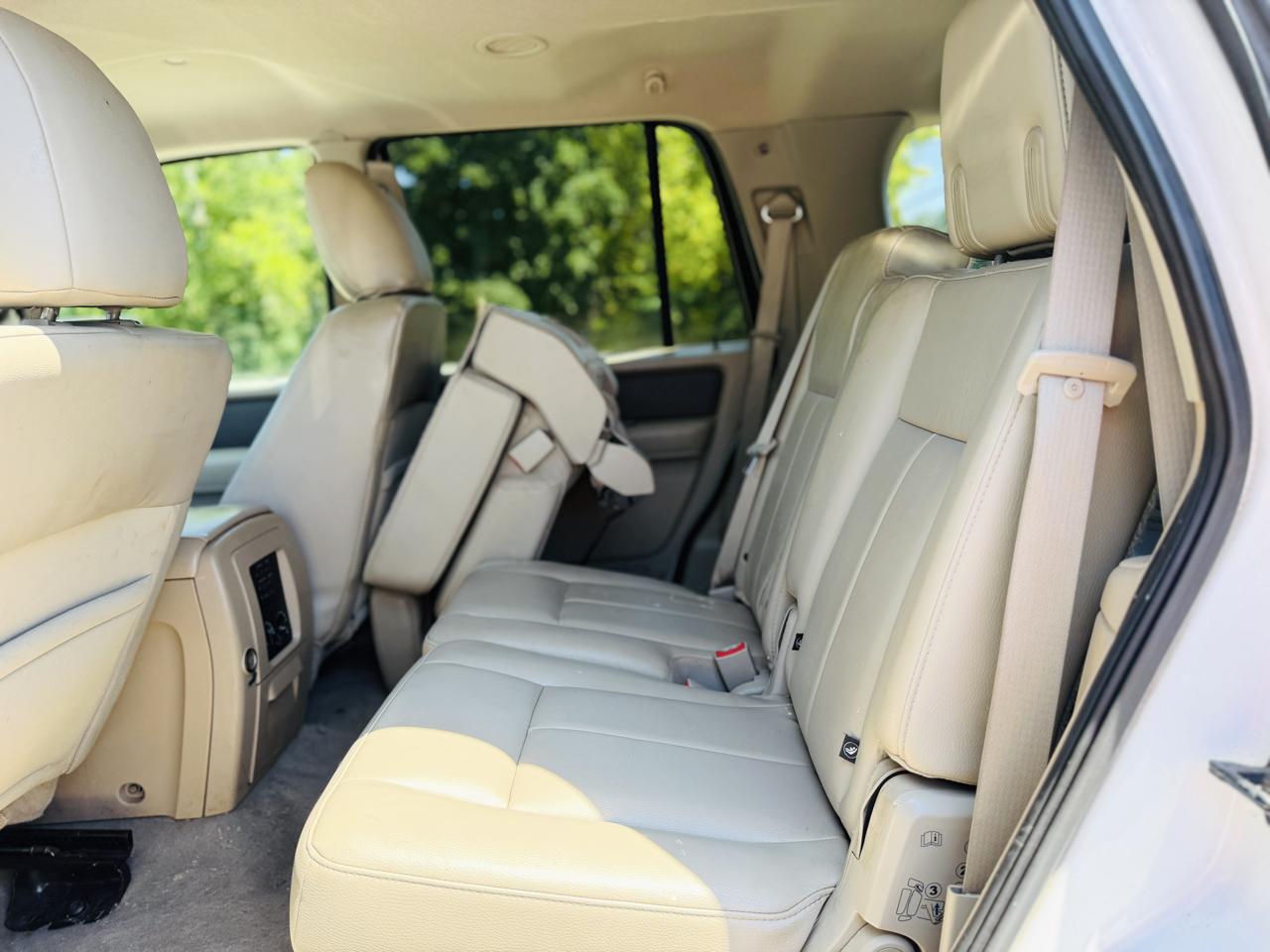 Ford Expedition 4WD 4dr XL 2014