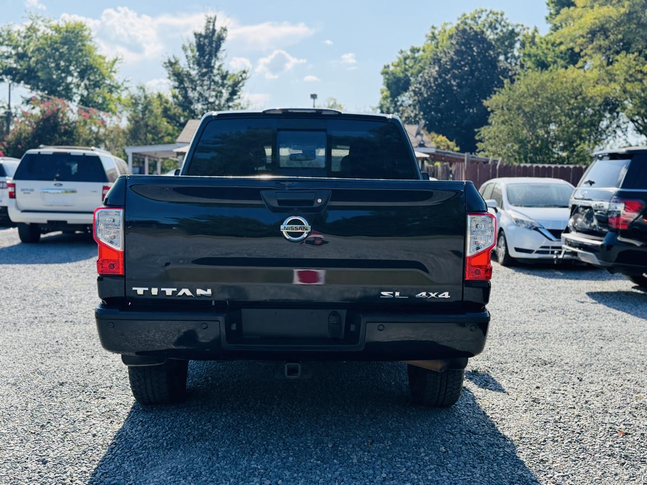 Nissan Titan 4x4 Crew Cab SL 2017