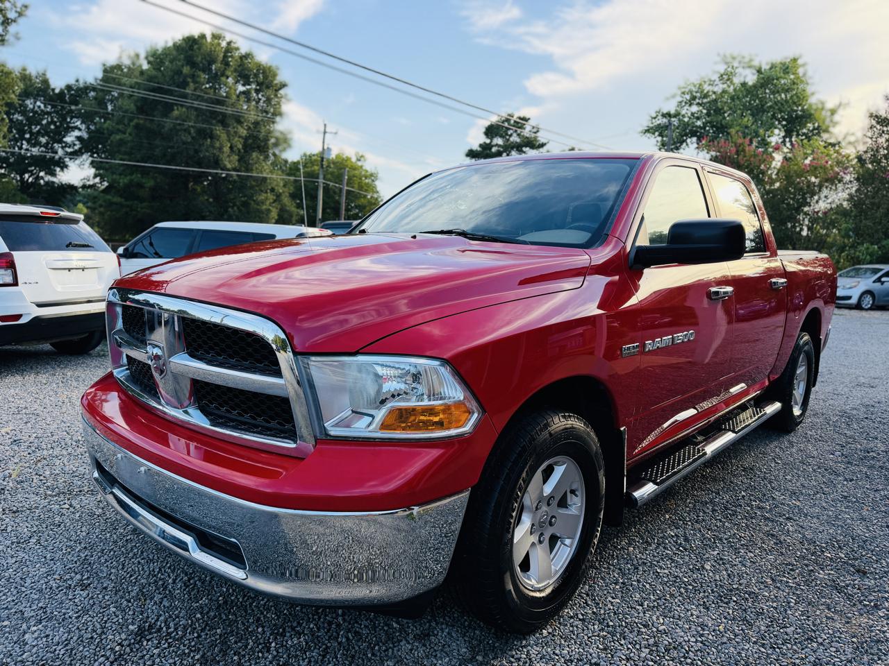 RAM 1500 4WD Crew Cab 140.5" SLT 2011