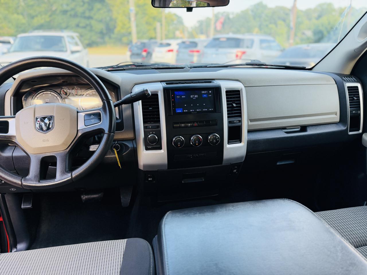 RAM 1500 4WD Crew Cab 140.5" SLT 2011