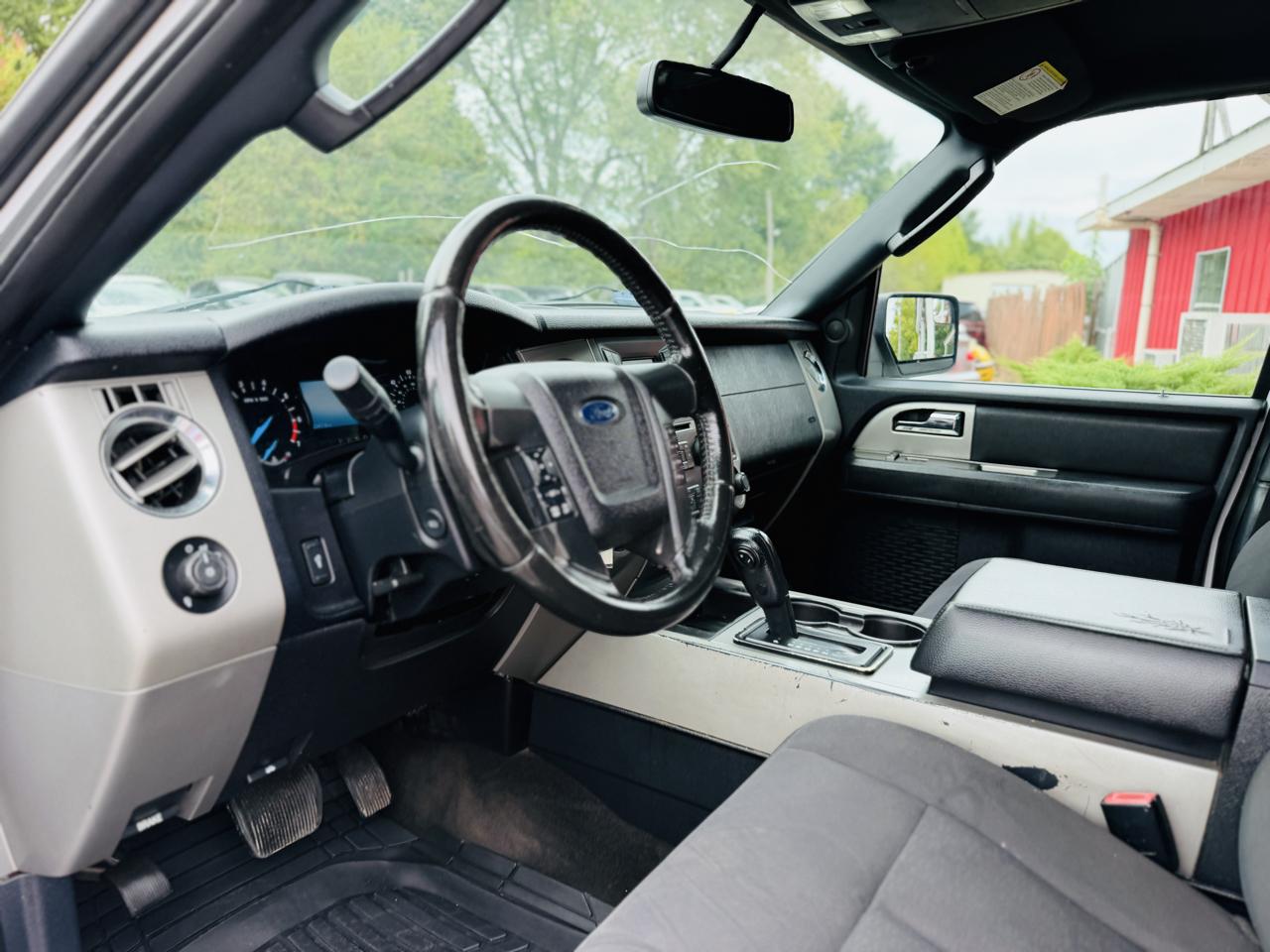 Ford Expedition XLT 2015