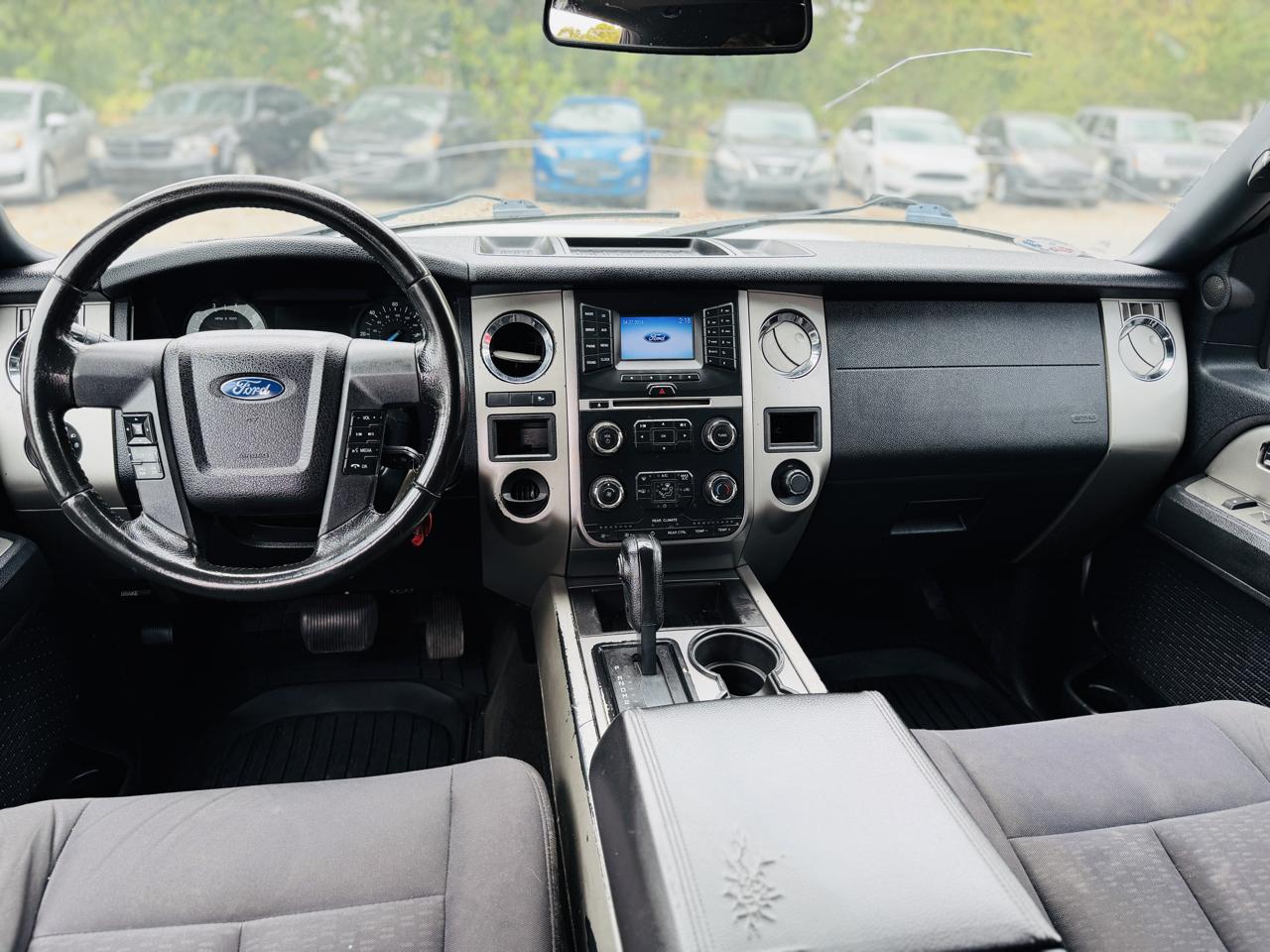Ford Expedition XLT 2015