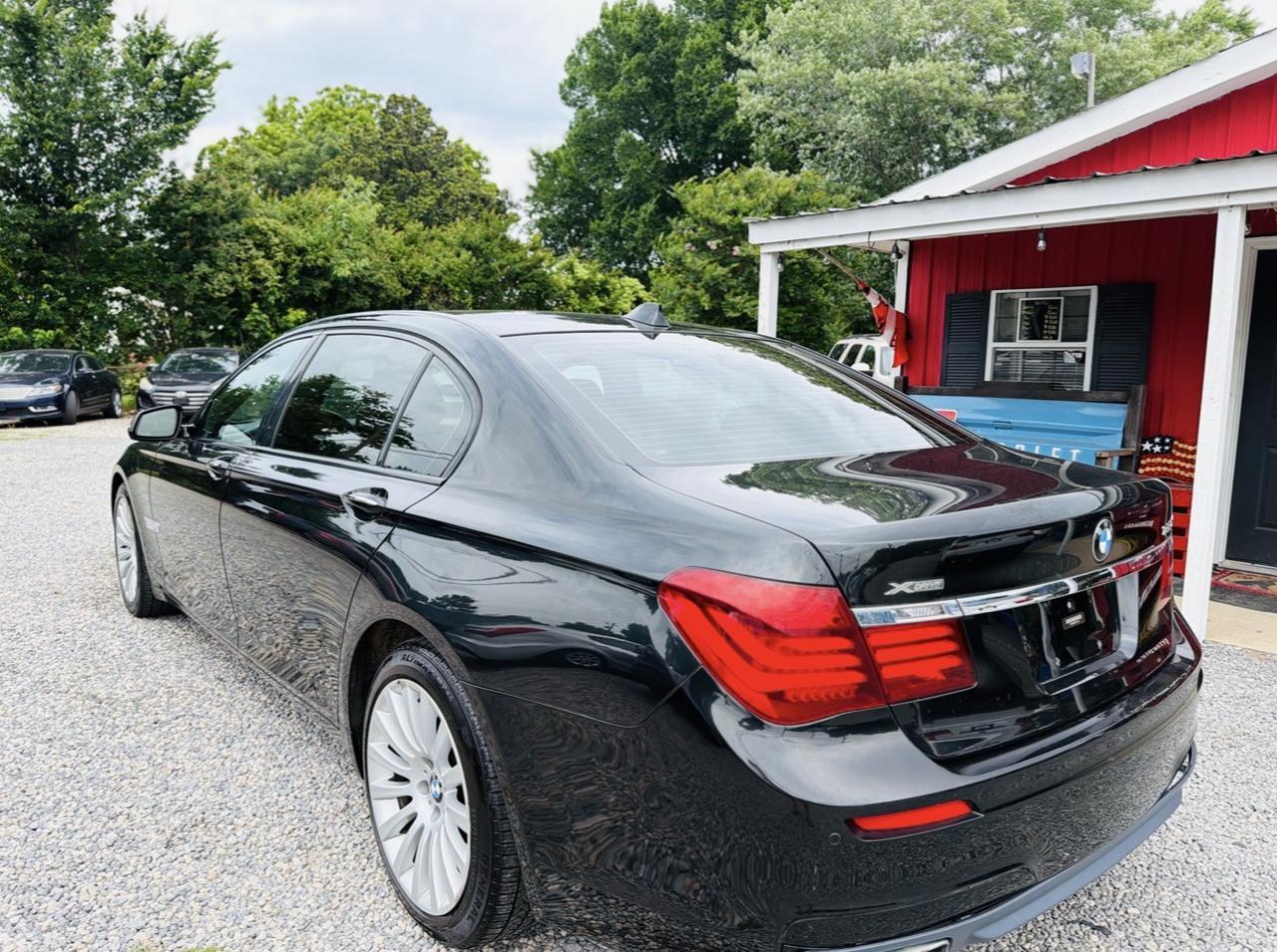 BMW 7 Series 4dr Sdn 750Li xDrive AWD 2013