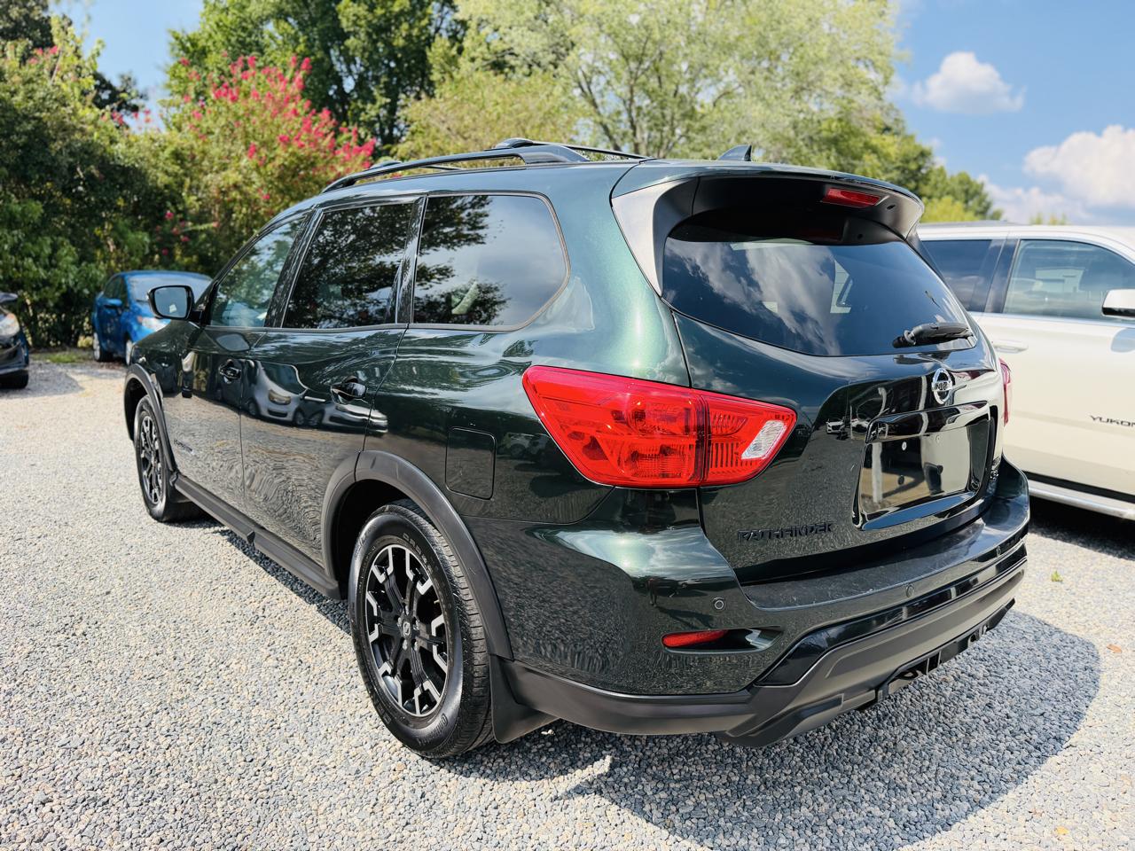 Nissan Pathfinder 4x4 SL 2019