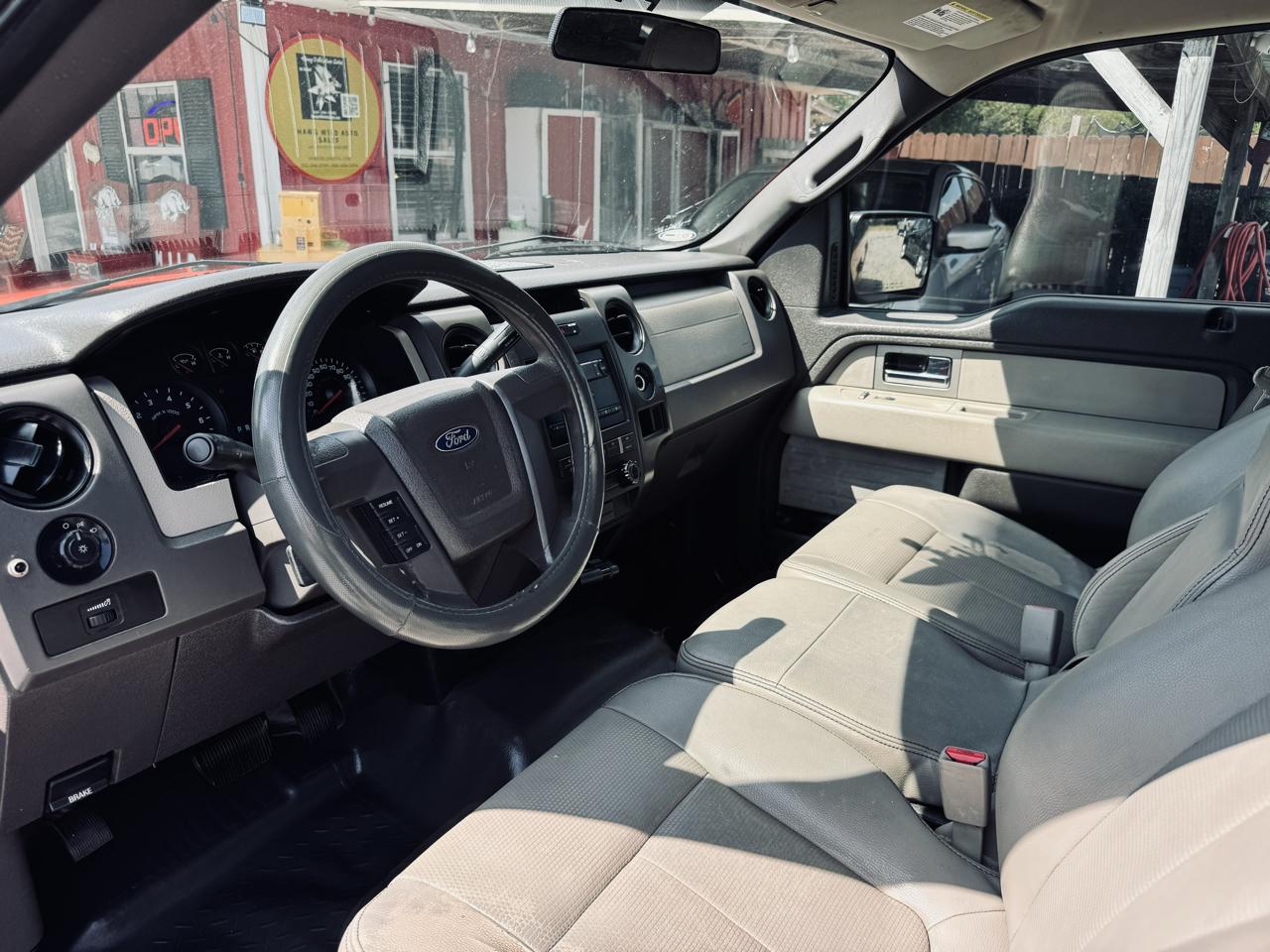 Ford F-150 2WD SuperCrew 157" XL 2010