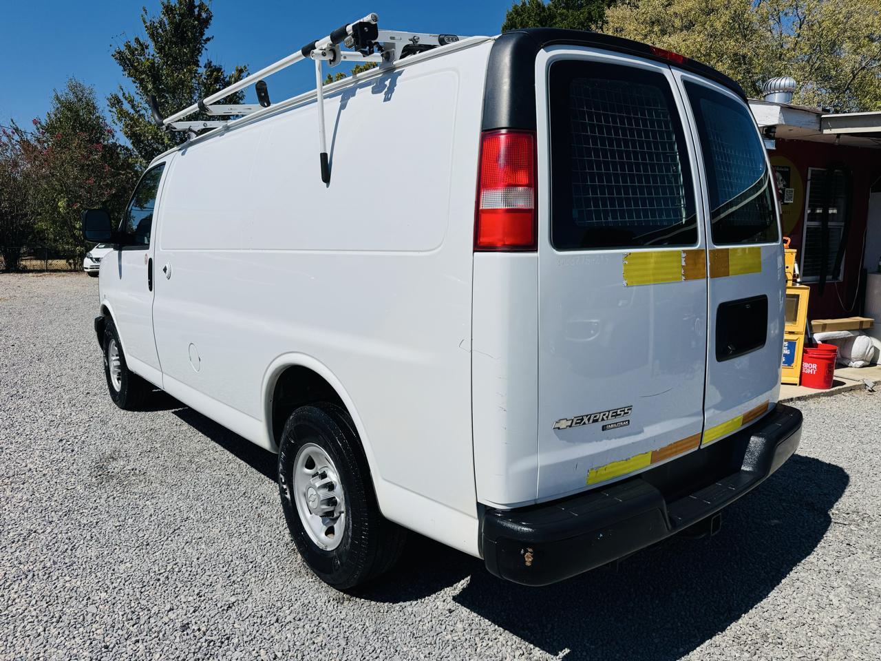 Chevrolet Express Cargo Van RWD 2500 135" 2015