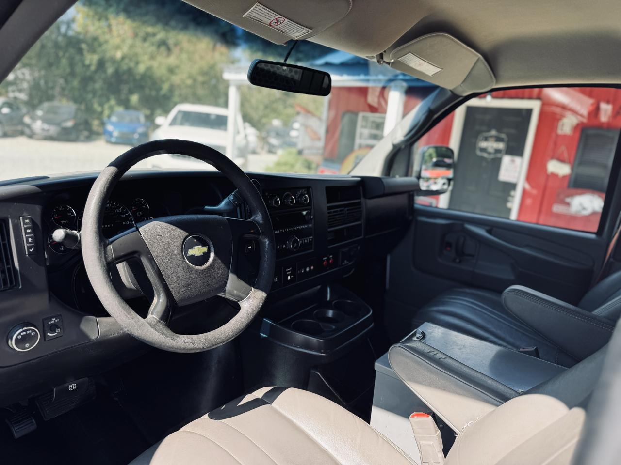 Chevrolet Express Cargo Van RWD 2500 135" 2015