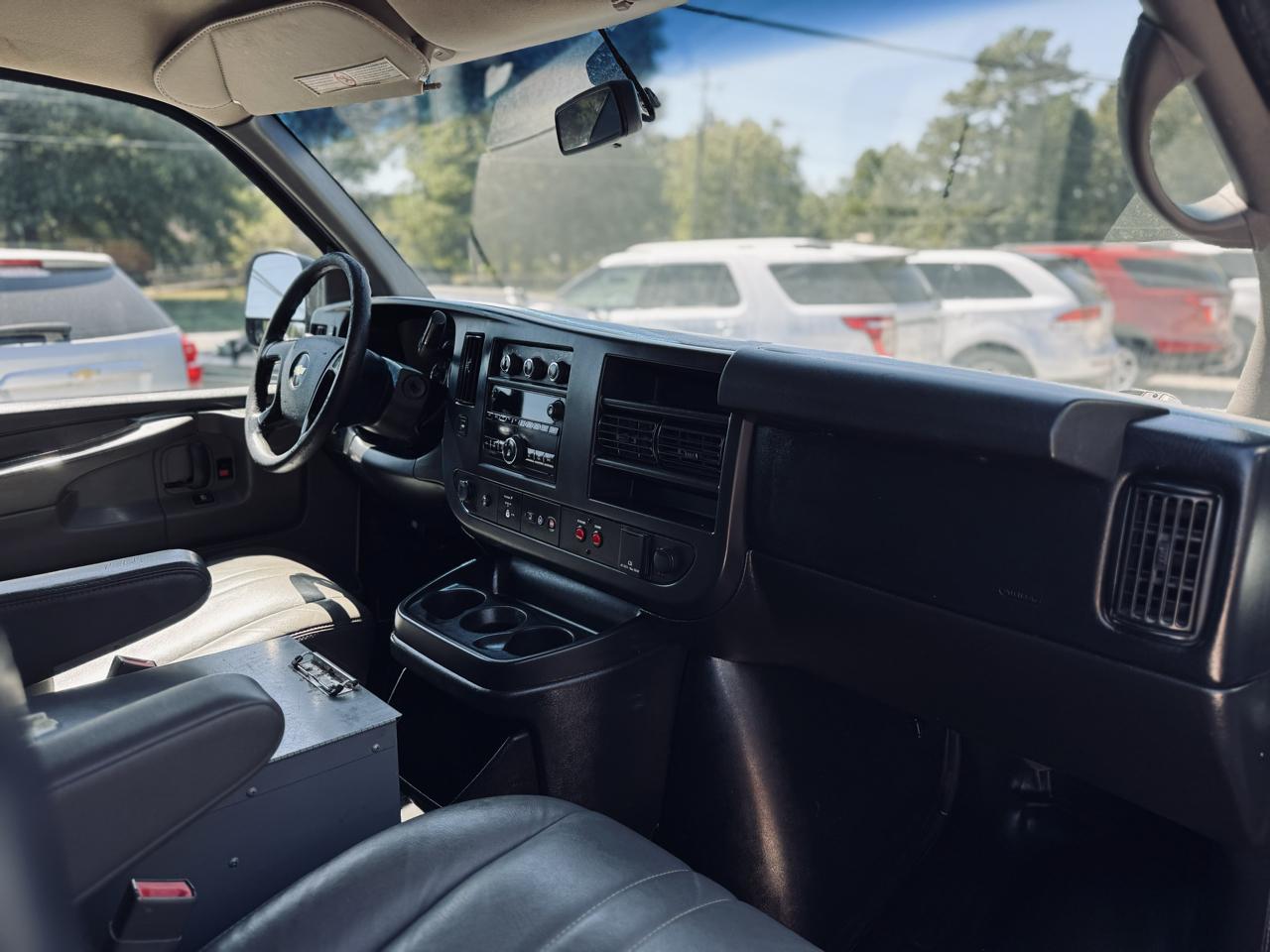 Chevrolet Express Cargo Van RWD 2500 135" 2015