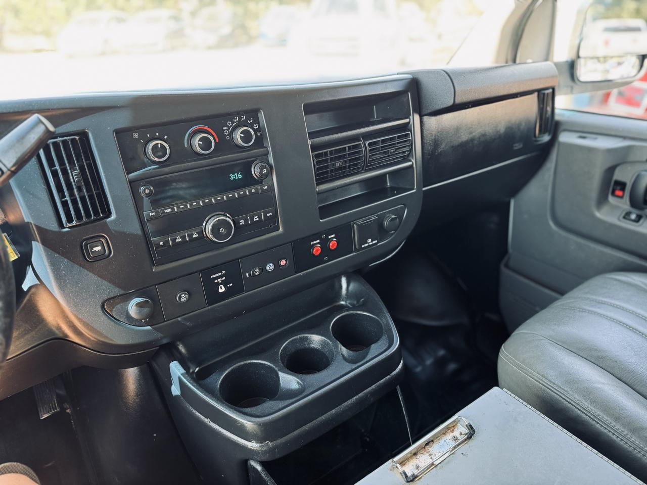 Chevrolet Express Cargo Van RWD 2500 135" 2015