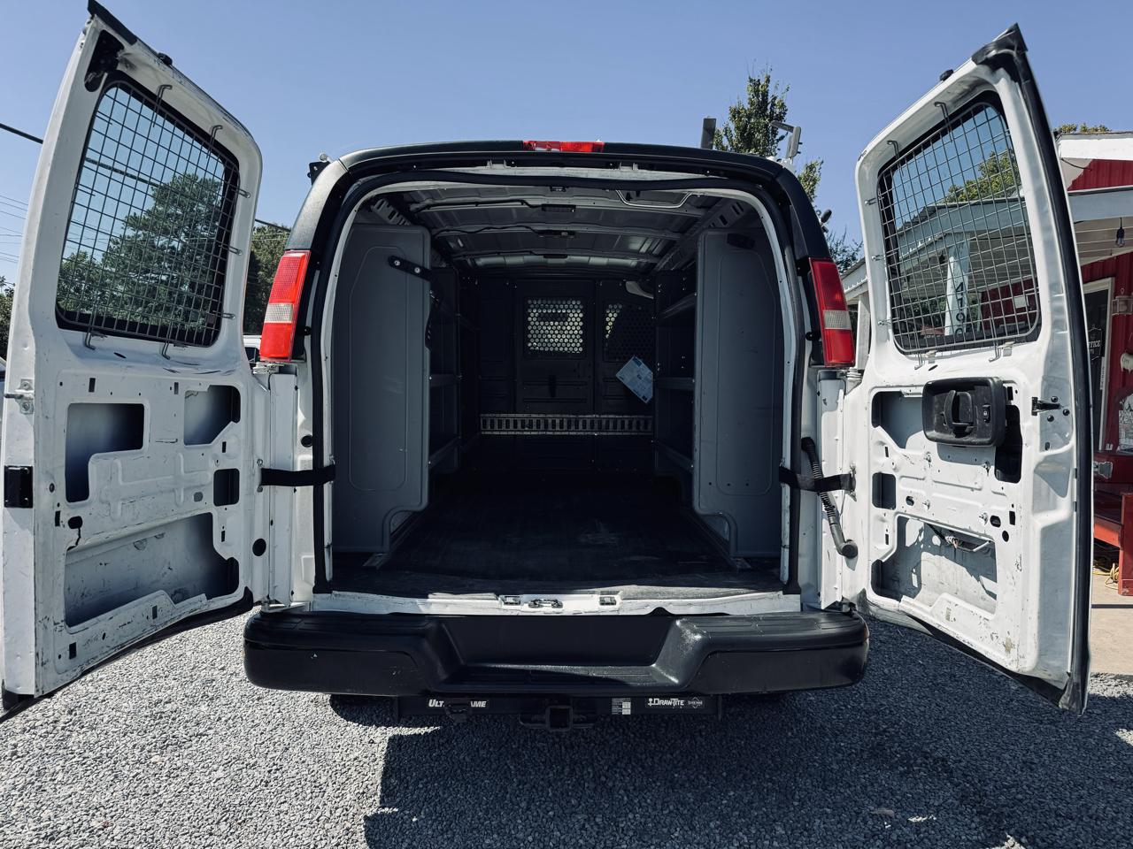 Chevrolet Express Cargo Van RWD 2500 135" 2015