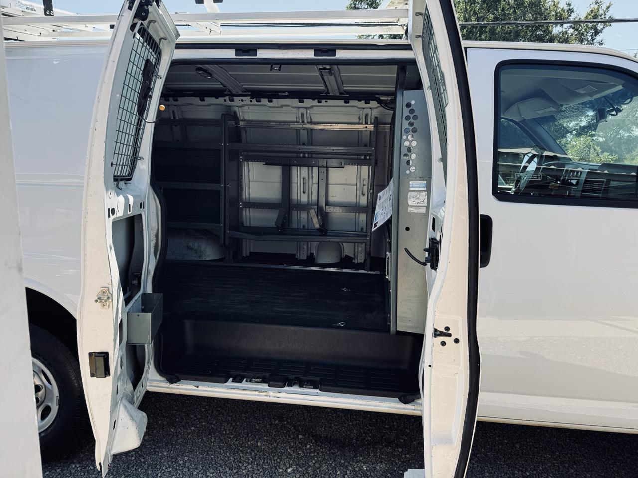 Chevrolet Express Cargo Van RWD 2500 135" 2015